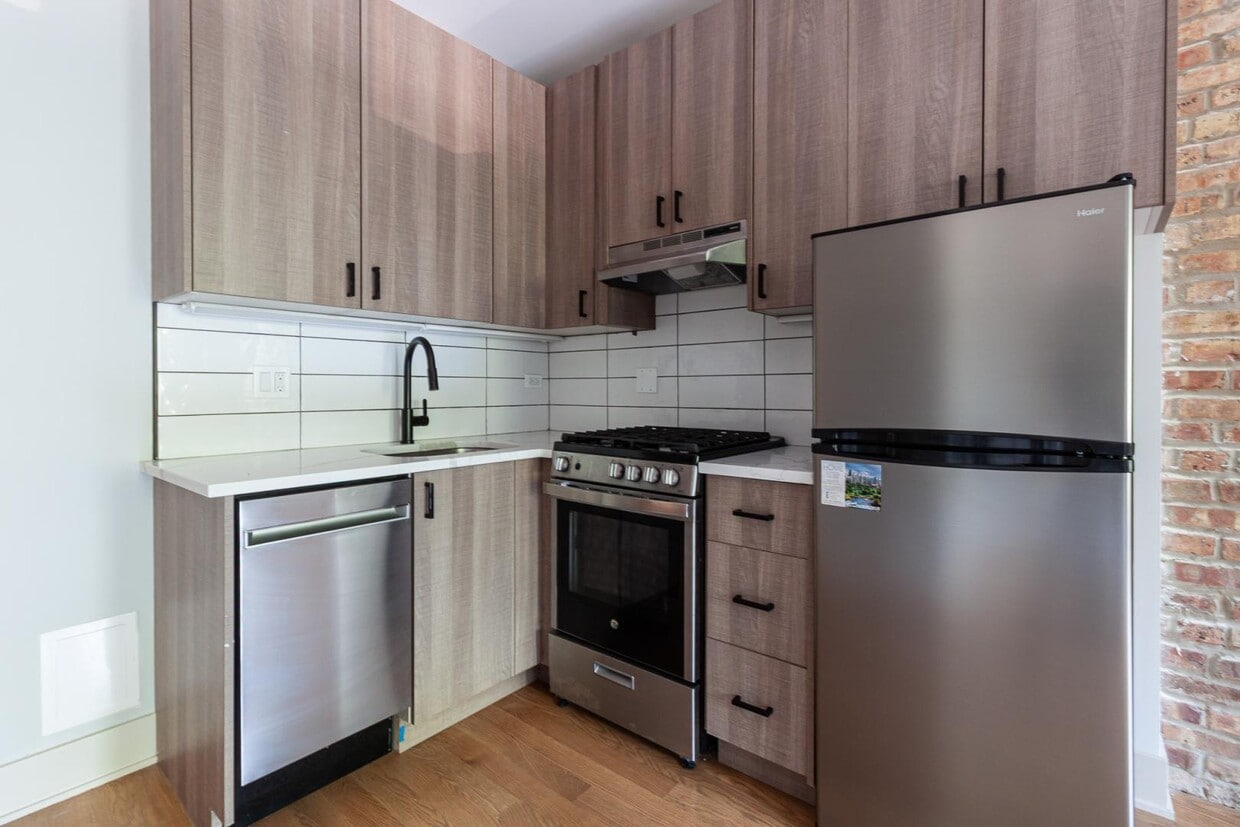 Photo - 4602 North Winchester Avenue #2E