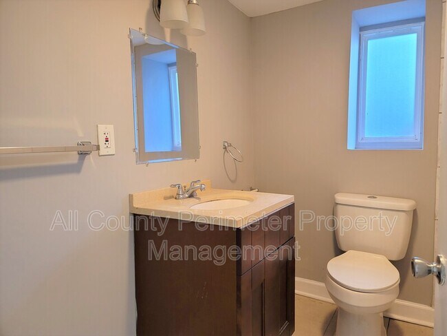 Foto del edificio - 1194 Woodland Ave