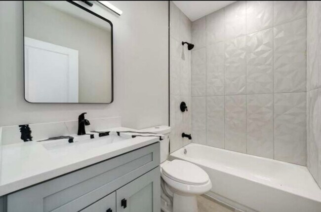Foto del edificio - 1154 W 88th St