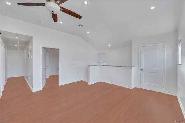 Building Photo - 150-8 99th Pl