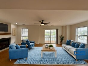 Building Photo - 550 Riverside Dr