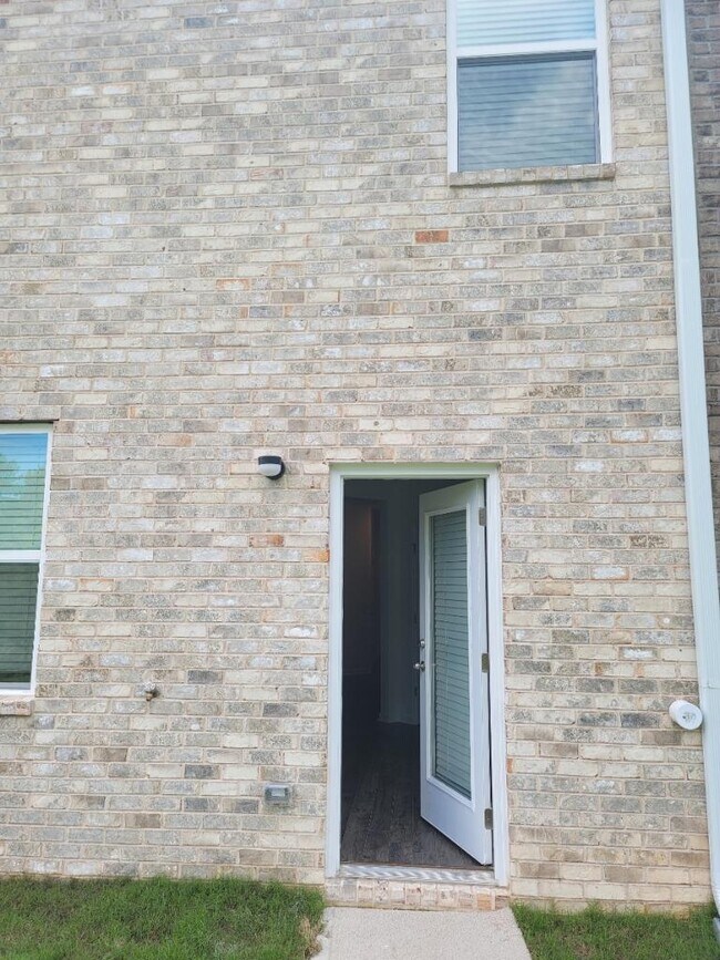 Building Photo - 391 Broder Farms Dr
