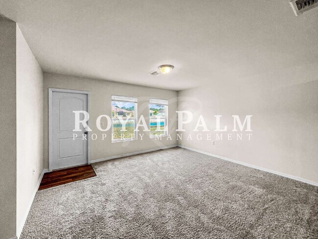 Foto del edificio - 4BR/2BA Duplex Living in Vistanna Villas + Washer & Dryer! — Space, Style, and Laundry Convenienc...