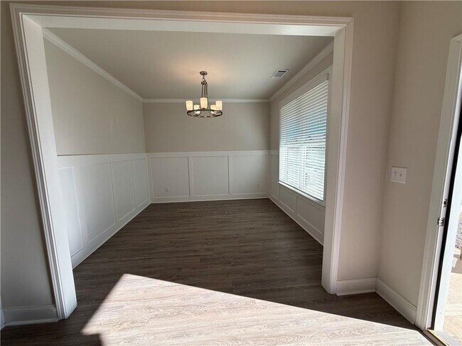 Building Photo - 7327 Rocklin Ln