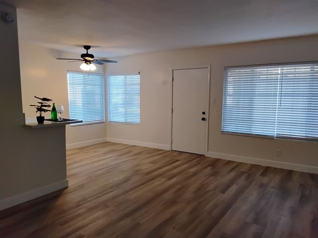 Interior Photo - KENT