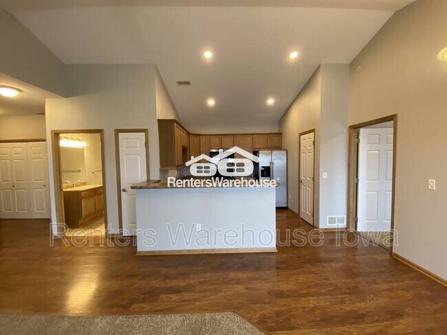 Foto del edificio - 2000 Meadow Ct