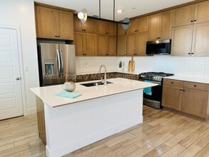 Building Photo - 2879 E Teaberry Dr