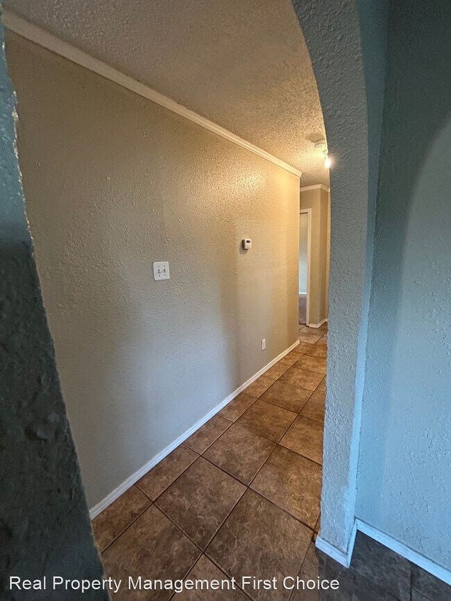 Foto del edificio - 3 br, 1 bath House - 905 W Denver