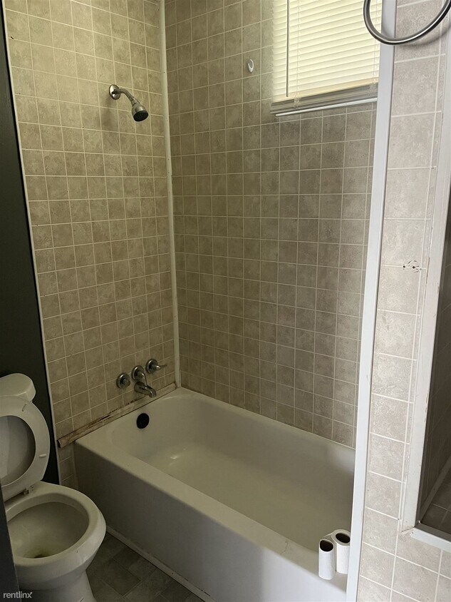 Primary Photo - 3 br, 1 bath House - 2621 Davison Rd