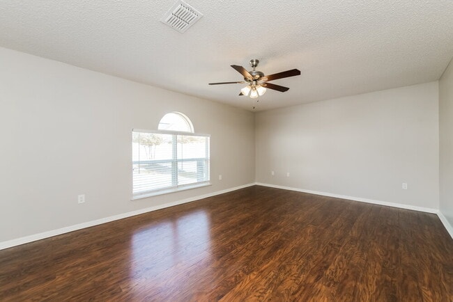 Building Photo - 4811 Petal Pawpaw Ln