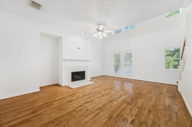 Building Photo - 1626 Genesee St