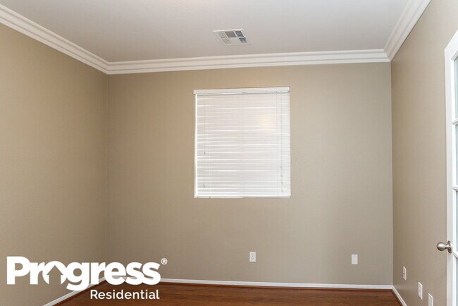 Building Photo - 5528 Grand Rapids St