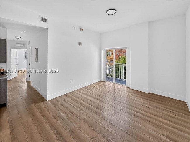 Foto del edificio - 1534 NW 1st St