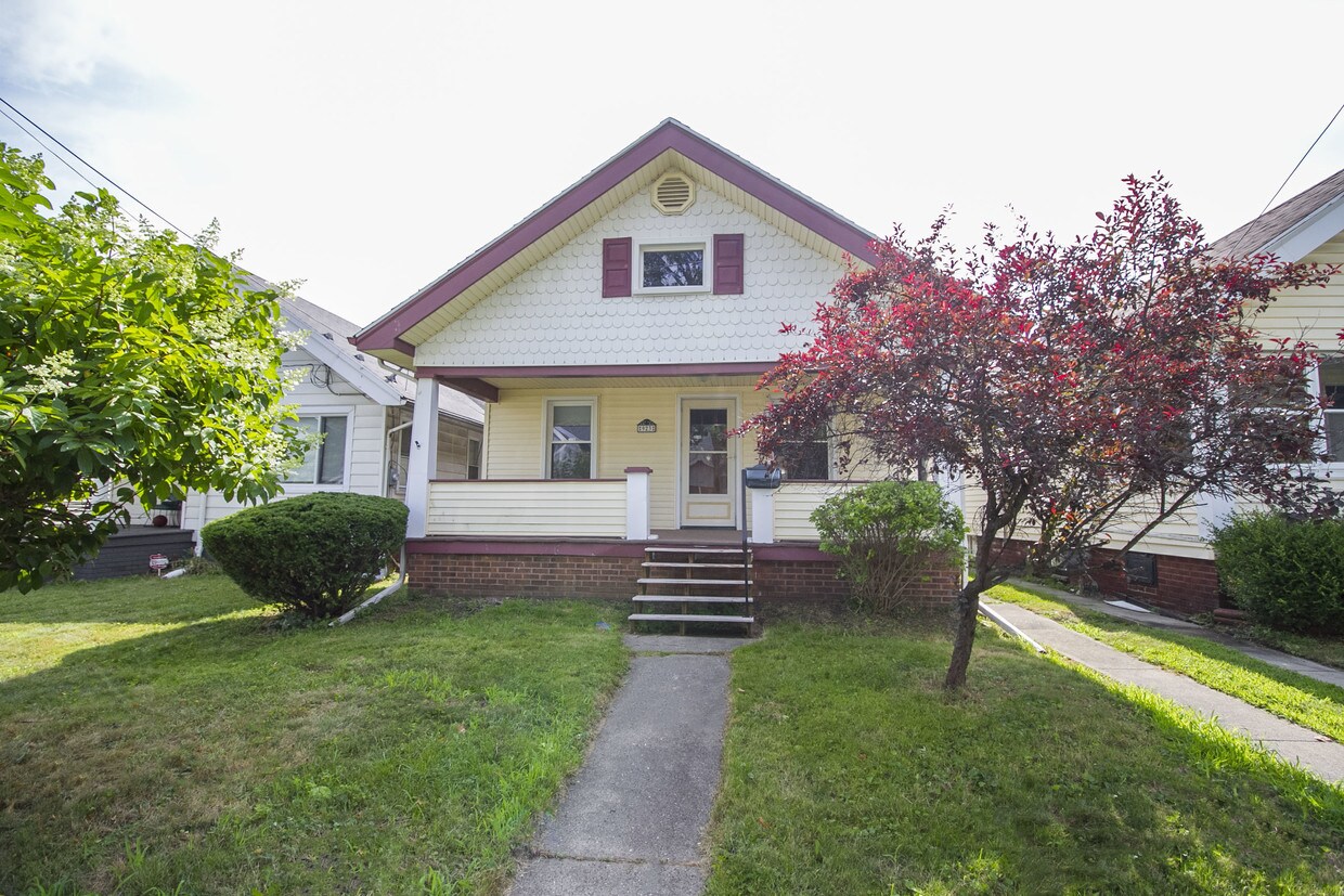 Foto principal - 923 National Ave