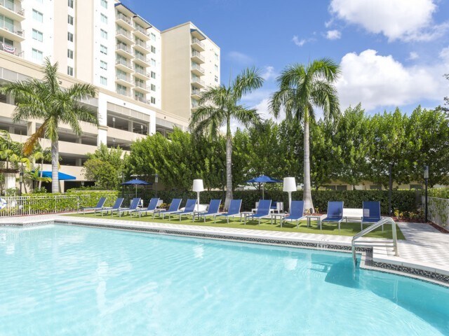 Foto del edificio - 910 S Douglas Rd