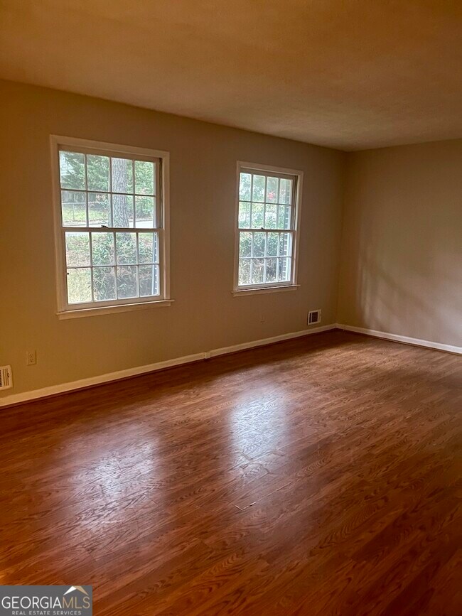 Foto del edificio - 6953 Lodgepole Dr