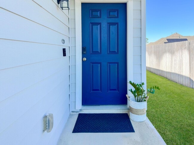 Building Photo - 2506 Moapa Dr