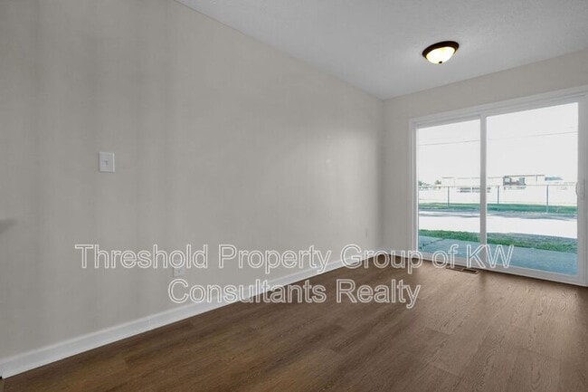 Foto del edificio - 3672-3678 Arnelle Road