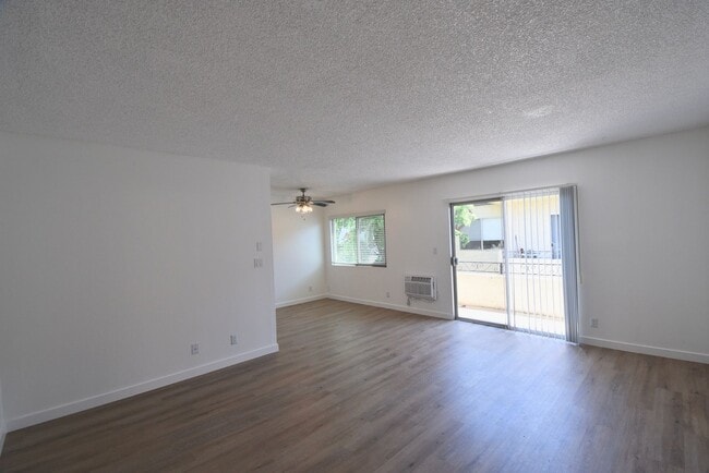 Building Photo - 6115 Whitsett Ave