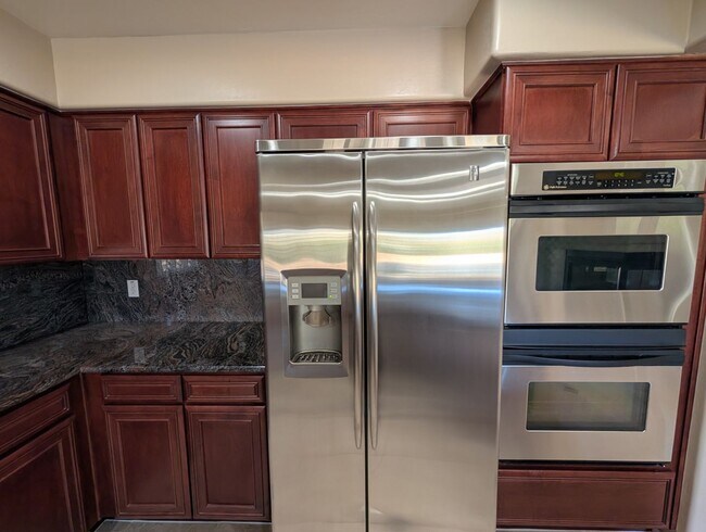 Foto del edificio - 4 Bedroom 2.5 Bath With Private Pool