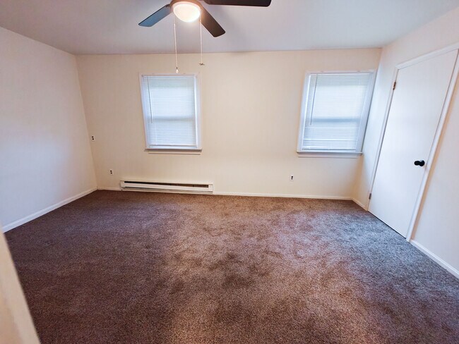 Foto del edificio - 379 Wells Ter