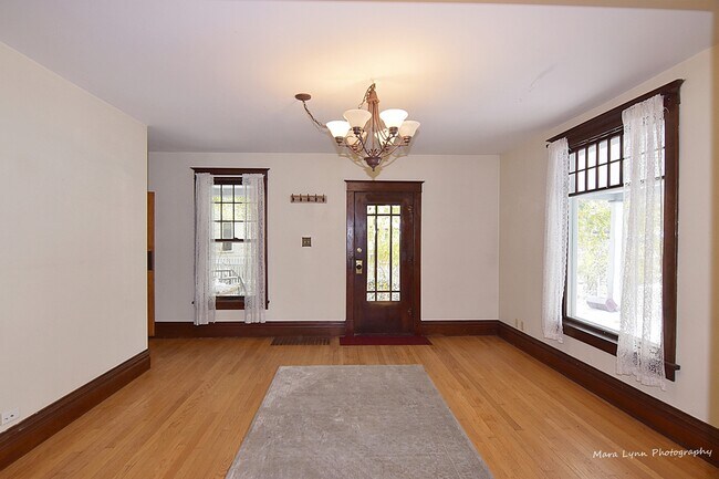 Building Photo - 40w514 IL-64
