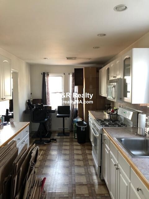 Building Photo - 321 Alewife Brook Pky