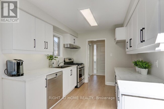 Building Photo - 2126 Varency Dr
