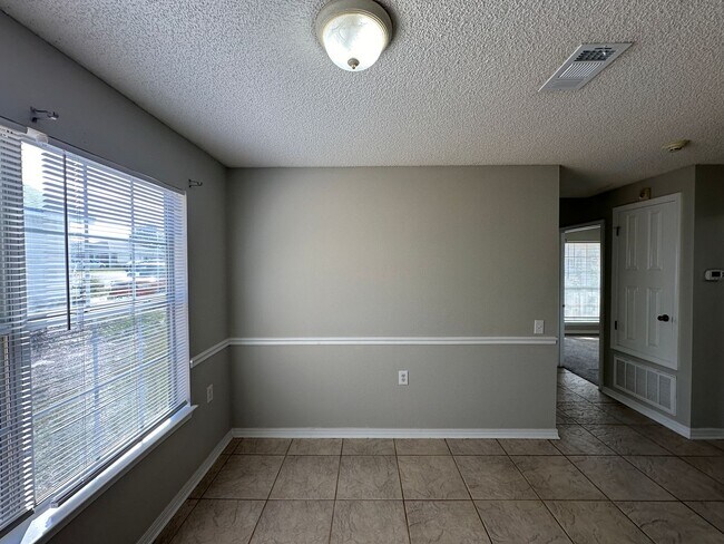 Foto del edificio - 3 Bedroom 2 Bath Cottage Home for Rent!