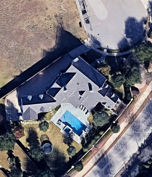 Building Photo - 6219 Douglas Ave