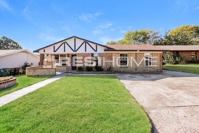 Foto del edificio - 1608 Oak Tree Drive