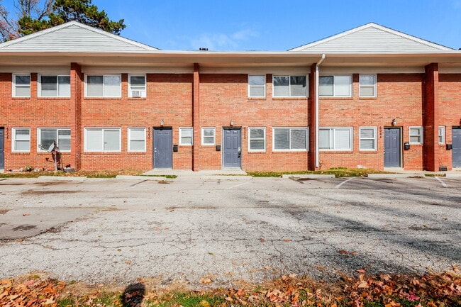 Charming 2 Bed, 1 Bath Apartment in Indianapolis - Don't Miss Out! - Charming 2 Bed, 1 Bath Apartment in Indianapolis - Don't Miss Out!