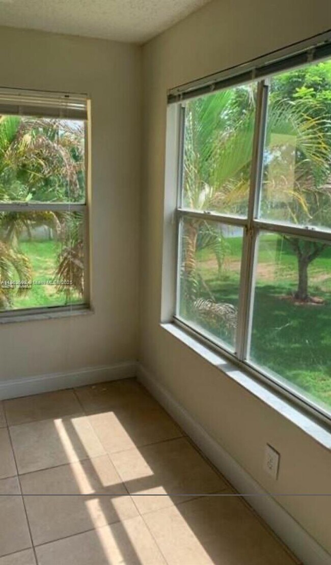Foto del edificio - 12840 Vista Isles Dr