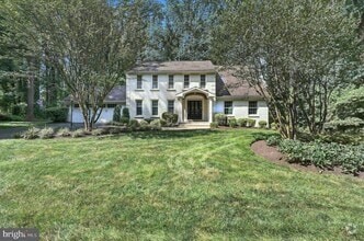 Building Photo - 10198 Cedar Pond Dr