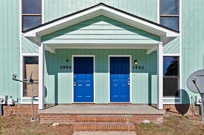 Foto del edificio - 5902 Aftonshire Dr