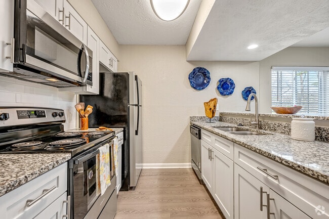 Building Photo - Waters Edge Apartments