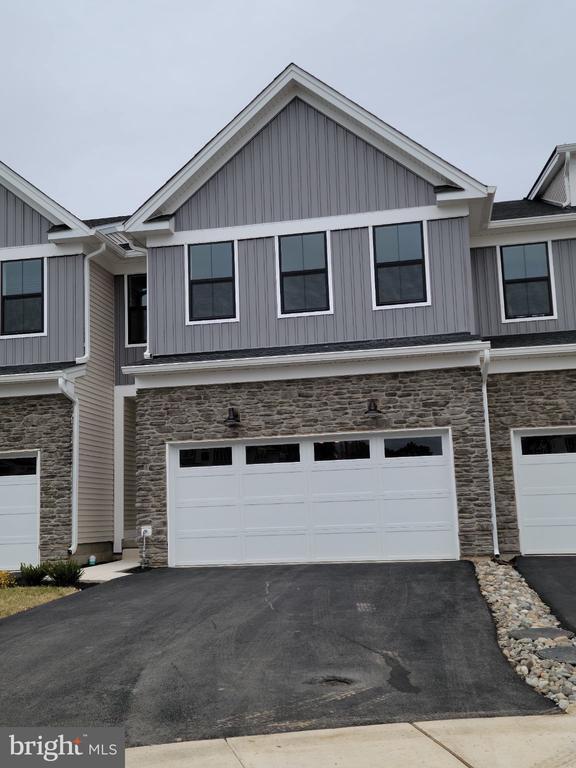 Building Photo - 821 Bayberry Ct
