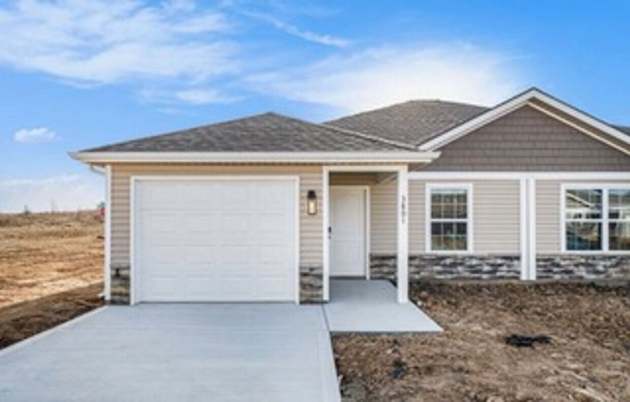 Primary Photo - 3 bed 2 bath in Kansas City!