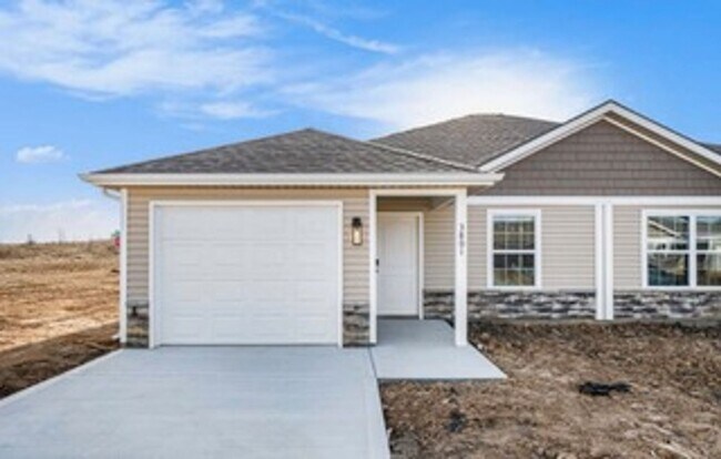 Foto del edificio - 3 Bedroom Townhome Coming Soon! ~Located i...