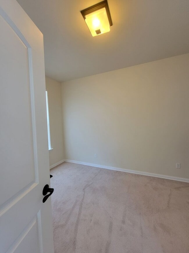 Building Photo - 2603 Plum Ct