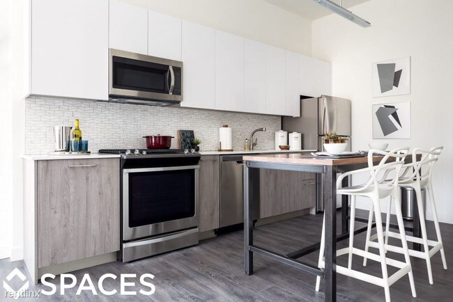 Foto del edificio - 4185 W Irving Park Rd