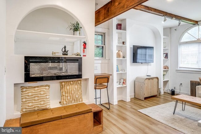 Foto del edificio - 4209 Queensbury Rd