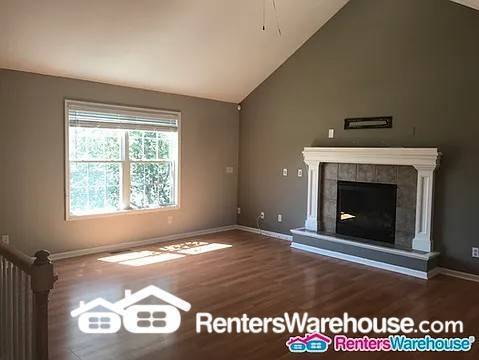 Building Photo - 4 Bed 3 Bath Home For Rent In Olathe!