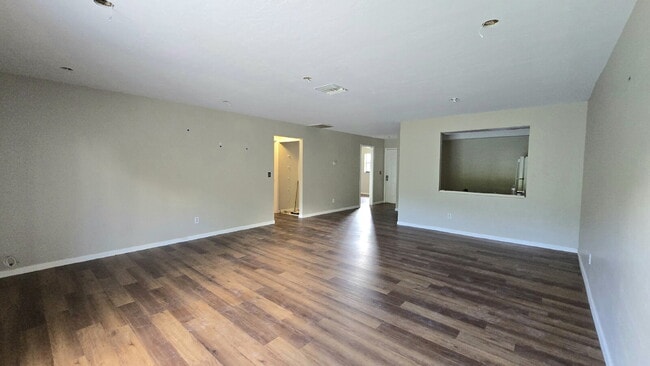 Foto del edificio - 3313 Skyline Blvd