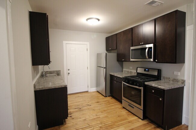 Foto del edificio - 4402 W Belden Ave