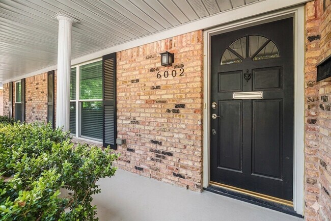 Foto del edificio - 6002 McKnight St