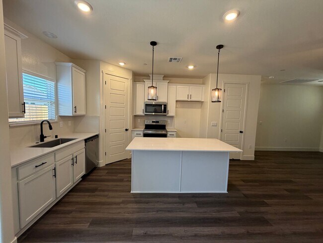 Foto del edificio - 4021 W Sunnyview Ave