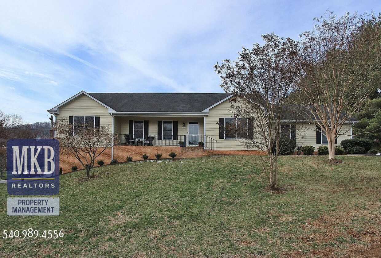 Primary Photo - Lovely Ranch in South Roanoke