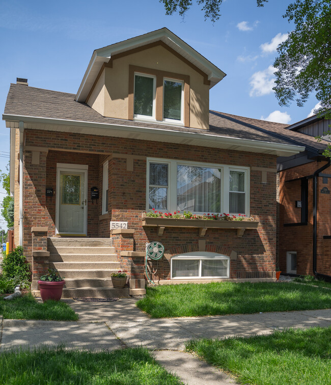 Building Photo - 5542 W Berenice Ave
