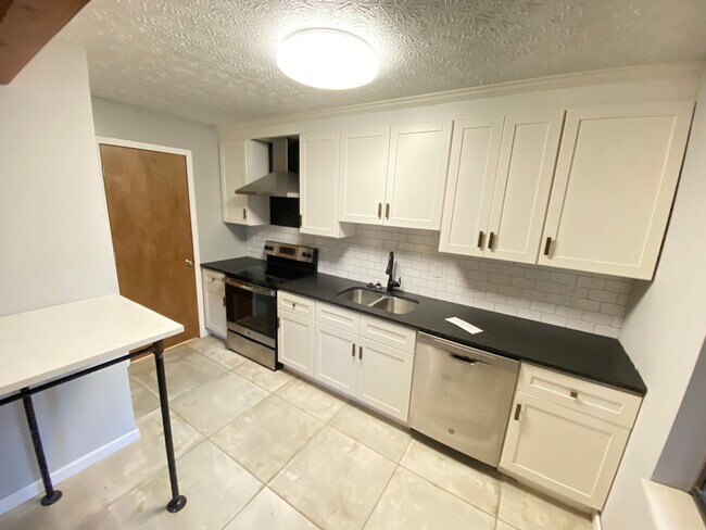 Foto del edificio - (44) 81-93 Chittenden Avenue